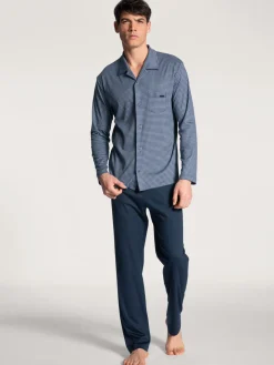 Durchgeknöpfter Pyjama