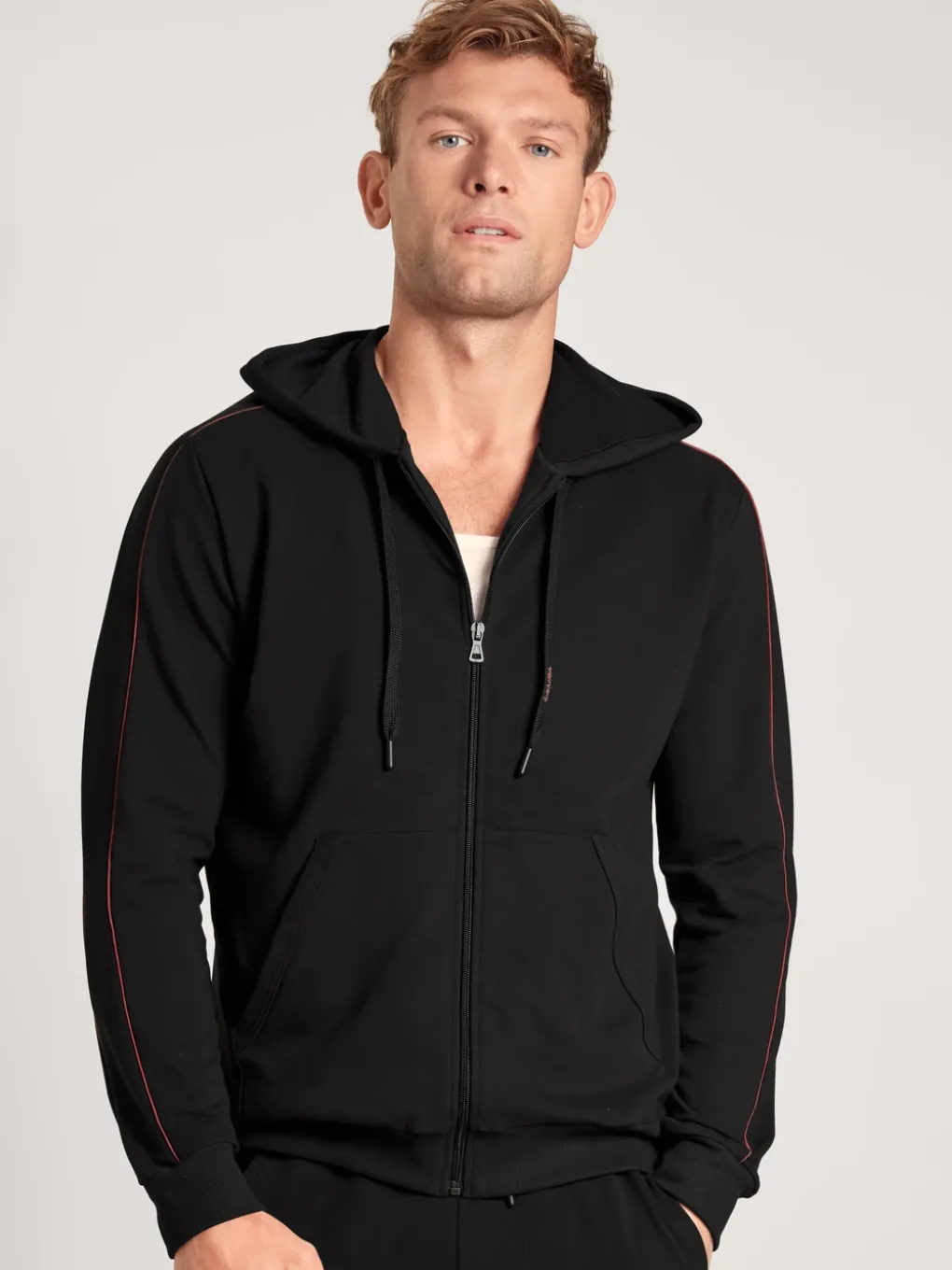 Jacke mit Kapuze