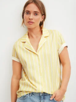 Kurzarm-Shirt mit Knöpfen