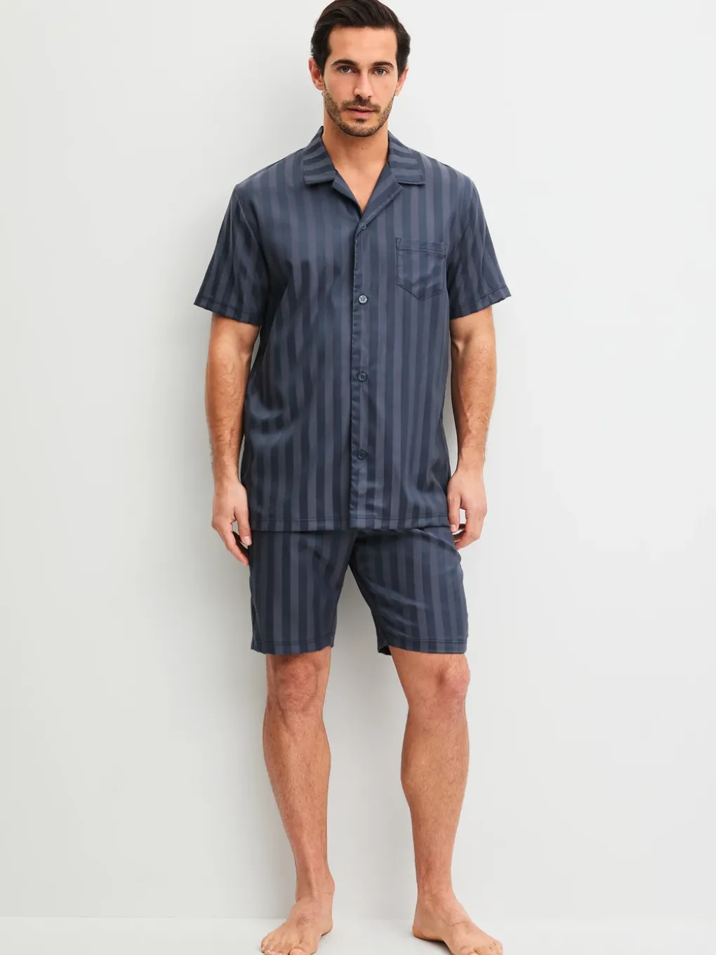 Kurz-Pyjama mit Knöpfen
