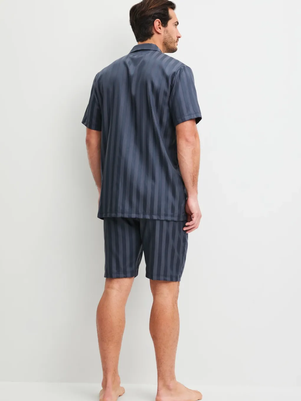 Kurz-Pyjama mit Knöpfen