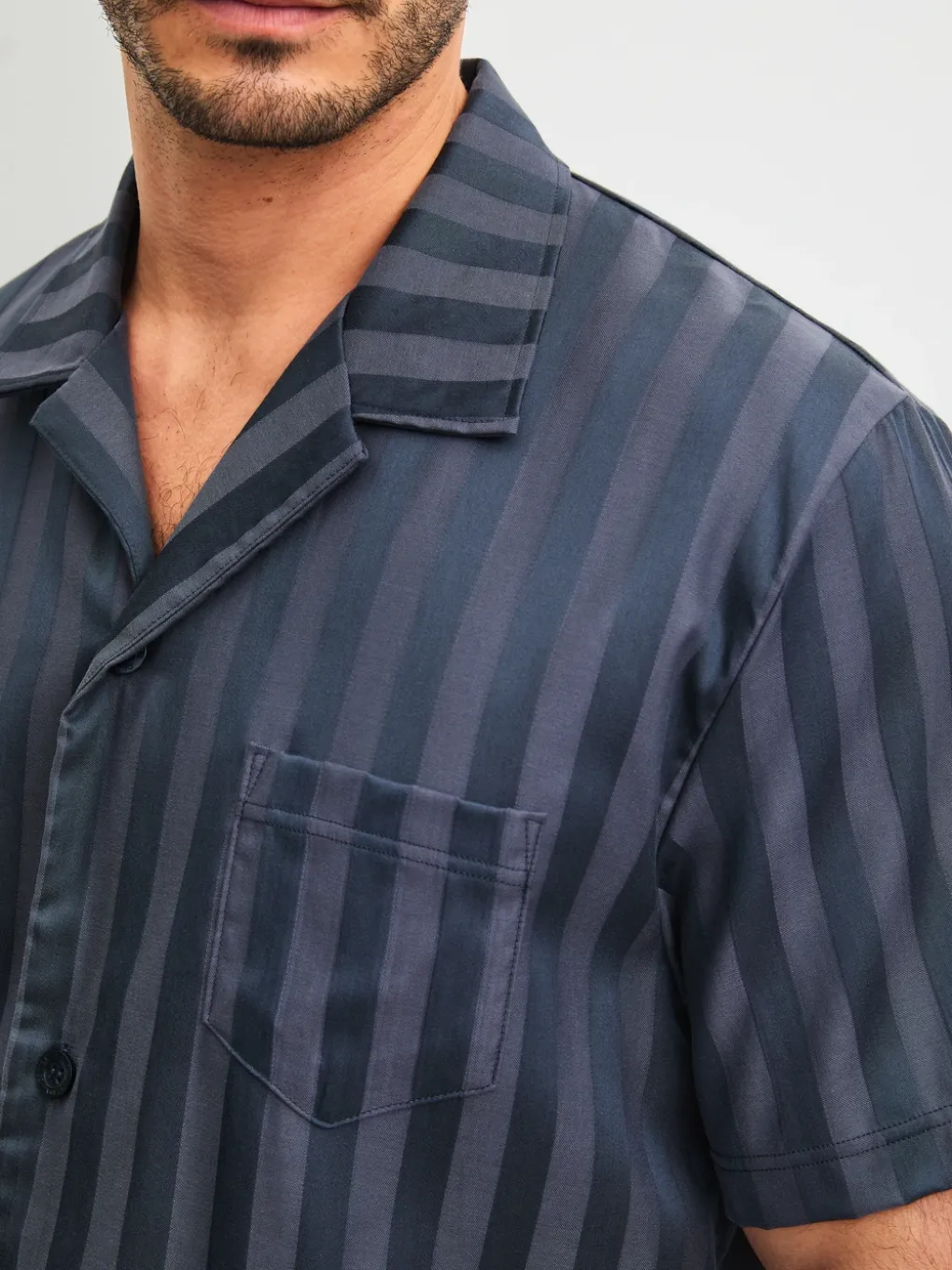 Kurz-Pyjama mit Knöpfen