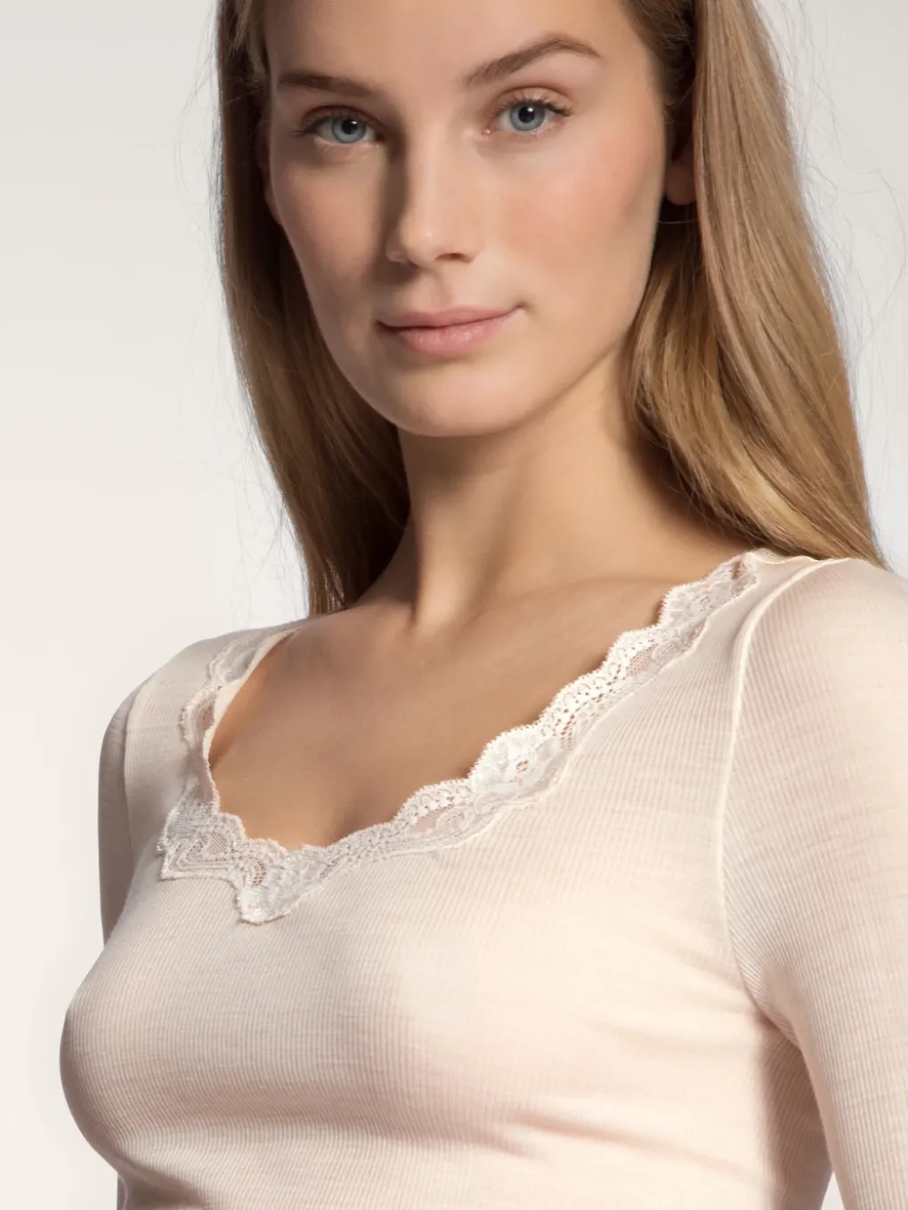 Langarm-Shirt aus Wolle & Seide