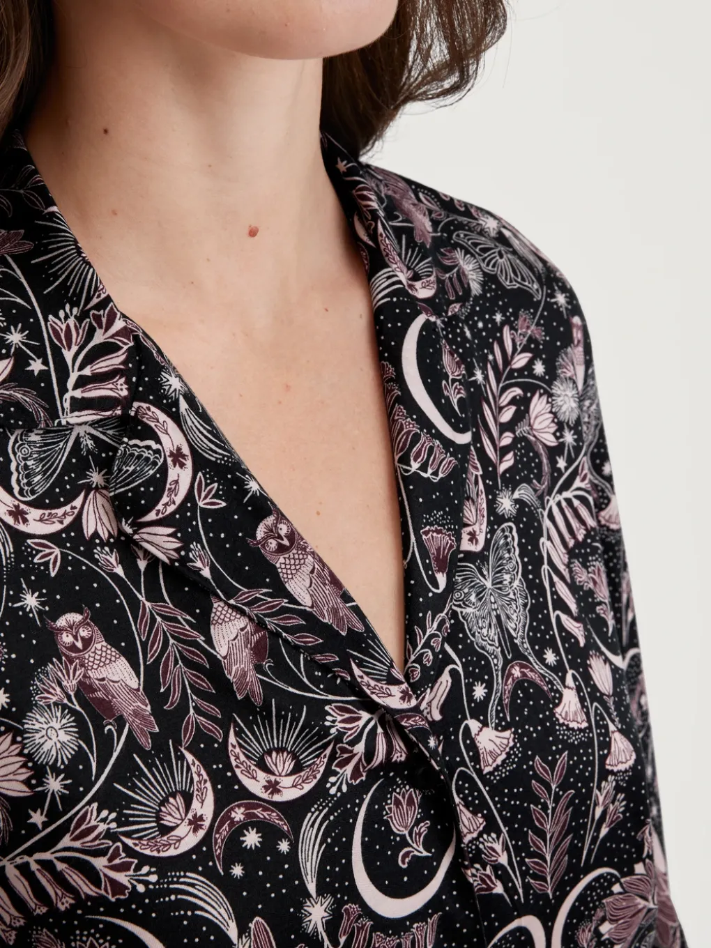 Langarm-Shirt mit Knöpfen aus TENCEL™ Modal und Seide