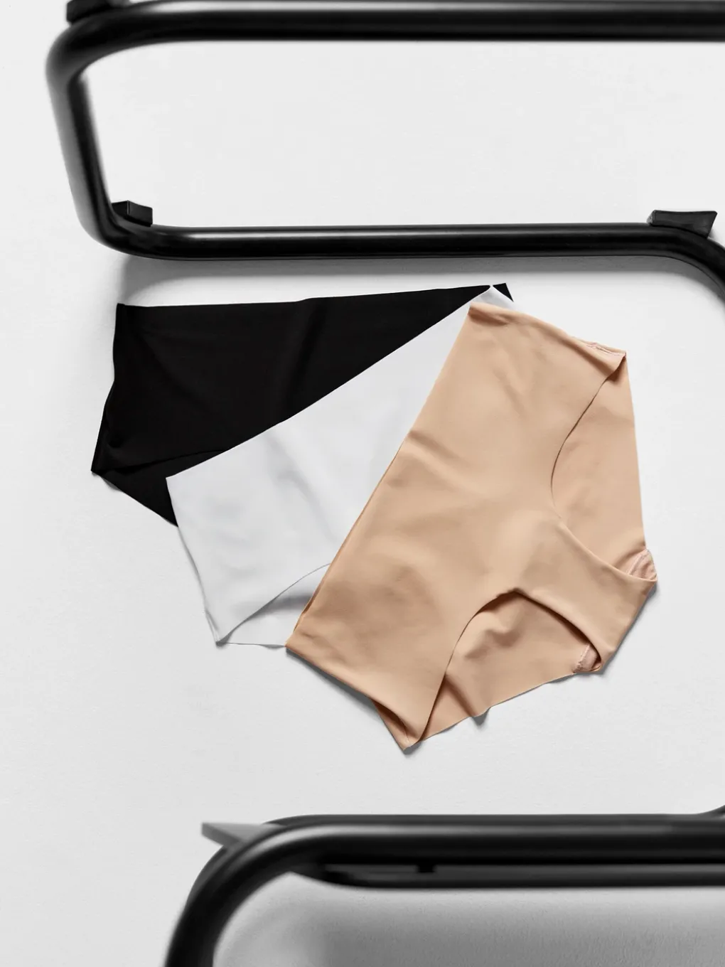 Nahtloser Midi-Slip, Clean-Cut
