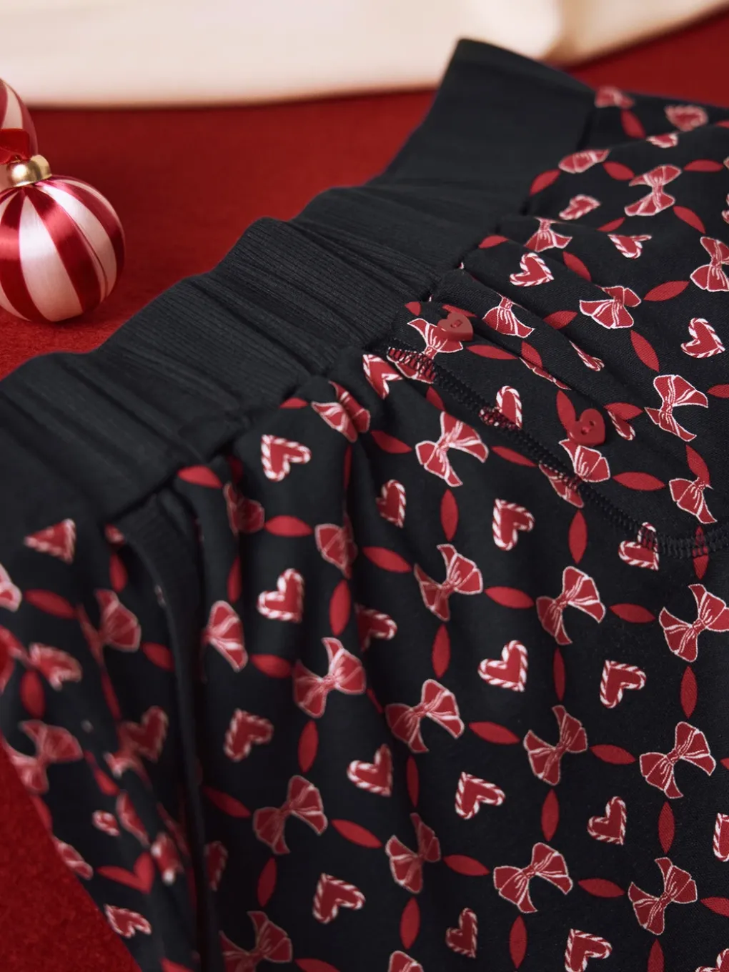 Pyjamahose mit Bündchen und Seitentaschen