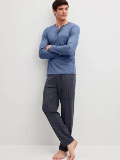 Pyjama, lang