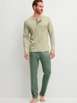 Pyjama, lang