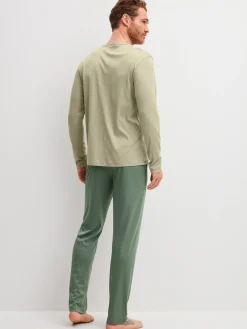 Pyjama, lang