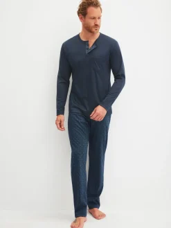 Pyjama, lang