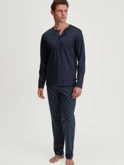 Pyjama, lang