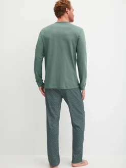 Pyjama, lang