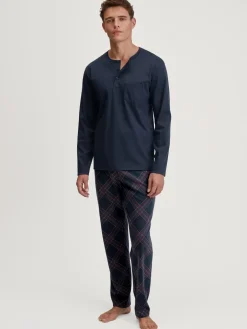 Pyjama, lang