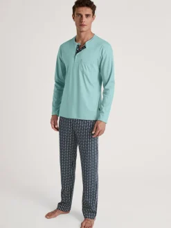 Pyjama, lang