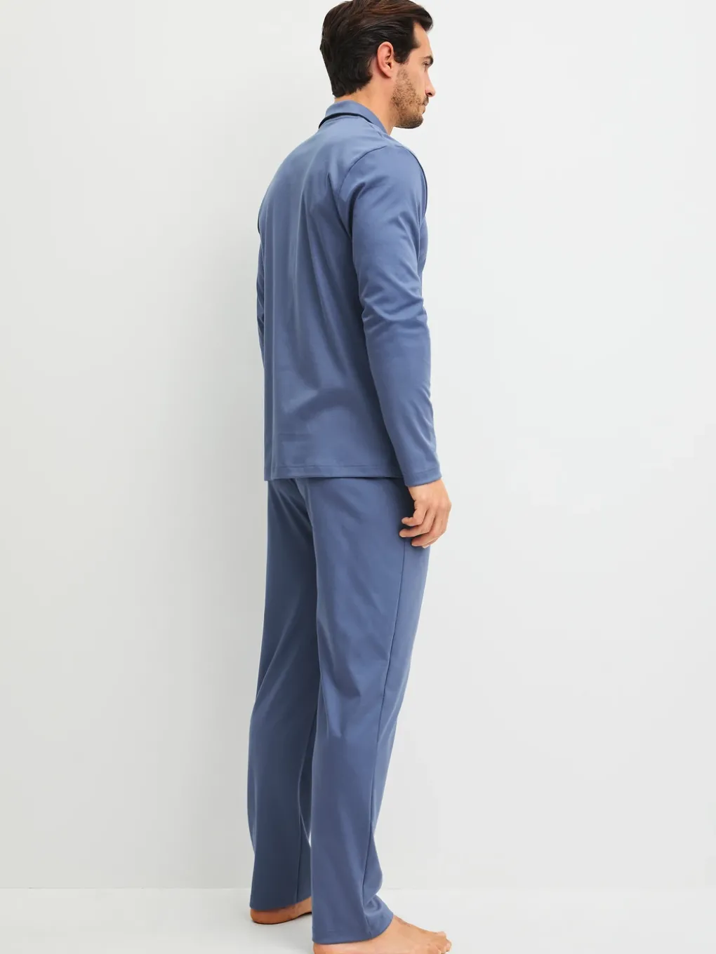 Pyjama mit Knöpfen