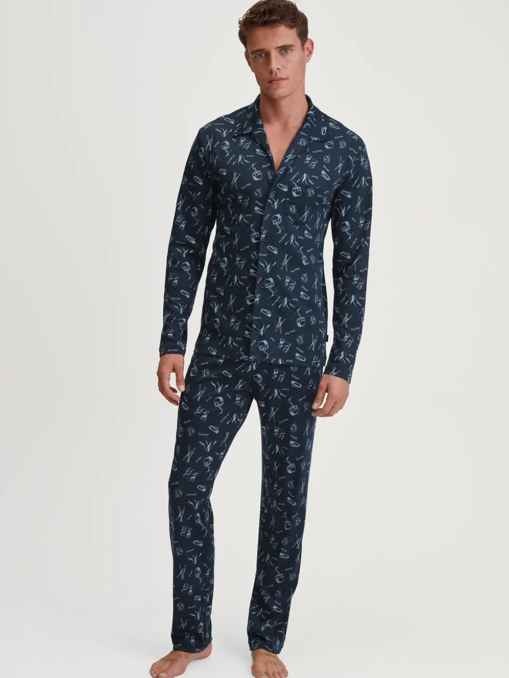 Pyjama mit Knöpfen