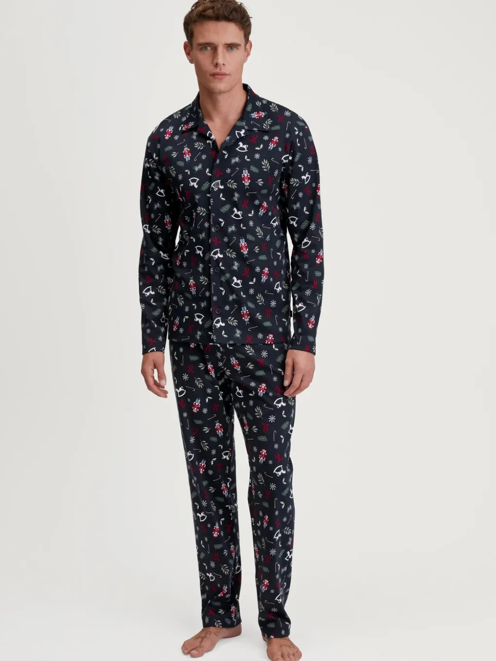 Pyjama mit Knöpfen