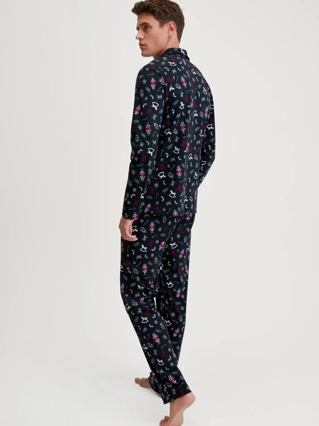 Pyjama mit Knöpfen
