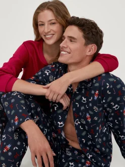 Pyjama mit Knöpfen