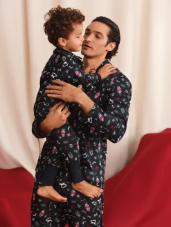Pyjama mit Knöpfen