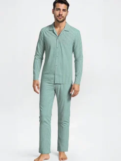 Pyjama mit Knöpfen