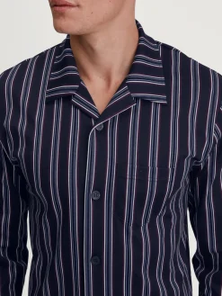 Pyjama mit Knöpfen