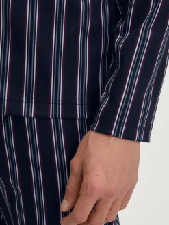 Pyjama mit Knöpfen