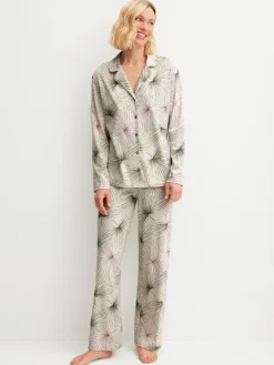Pyjama mit Knöpfen