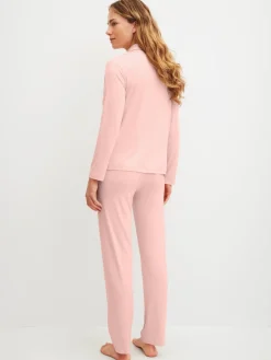 Pyjama mit Knöpfen