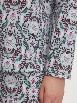 Pyjama mit Knöpfen
