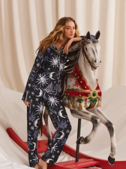 Pyjama mit Knöpfen