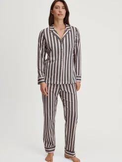 Pyjama mit Knöpfen