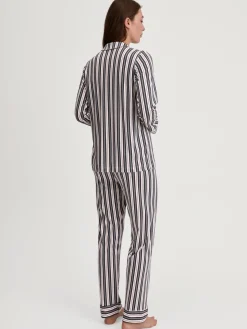Pyjama mit Knöpfen