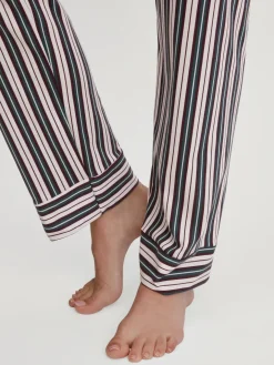 Pyjama mit Knöpfen