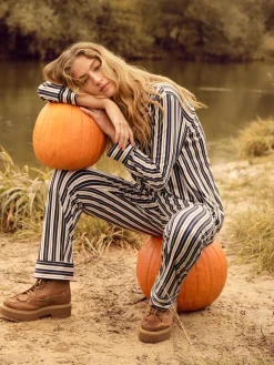 Pyjama mit Knöpfen
