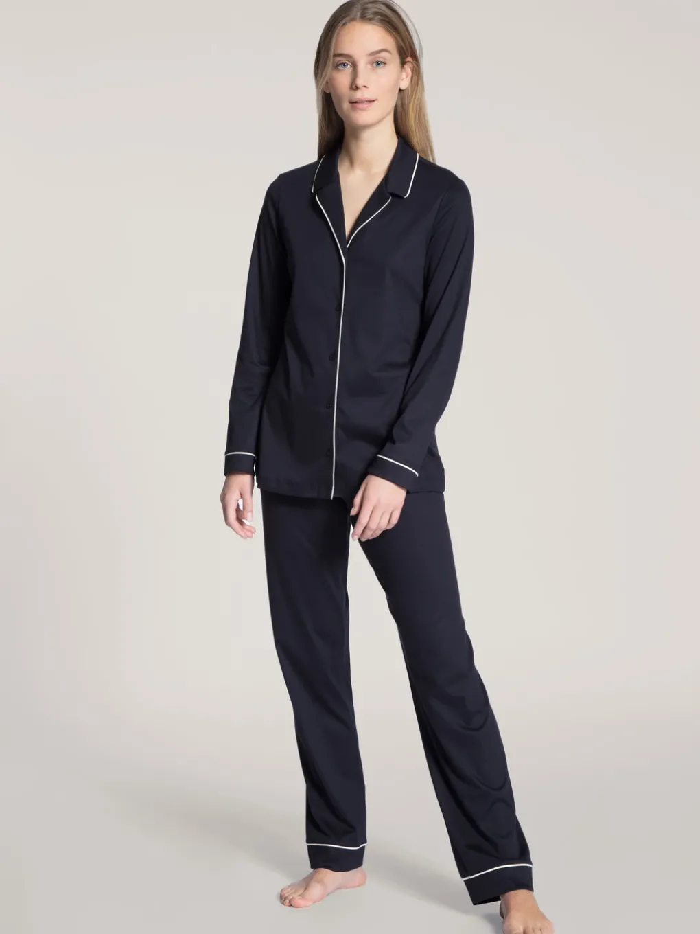 Pyjama mit Knöpfen