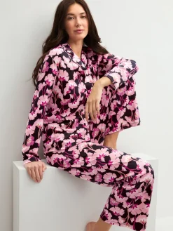 Pyjama mit Knöpfen