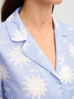 Pyjama mit Knöpfen