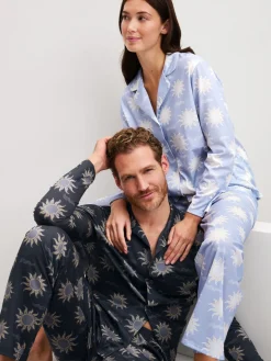 Pyjama mit Knöpfen