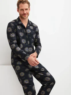 Pyjama mit Knöpfen