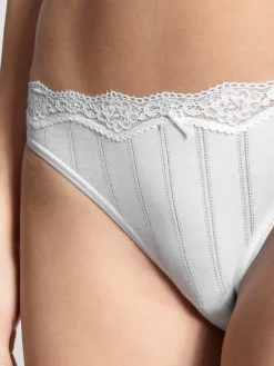 Slip, low cut