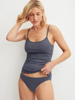 Slip, low cut