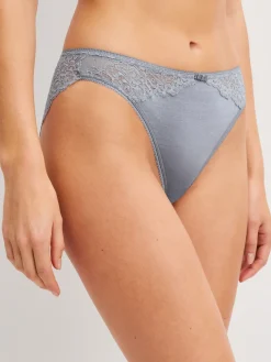 Slip, regular cut