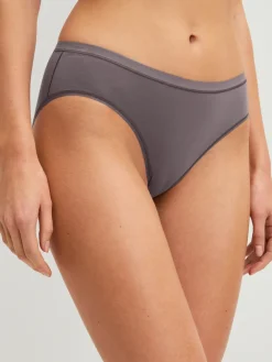 Slip, regular cut