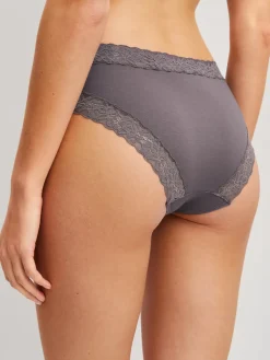 Slip, regular cut