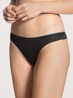 String, low cut