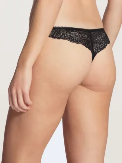 String, low cut