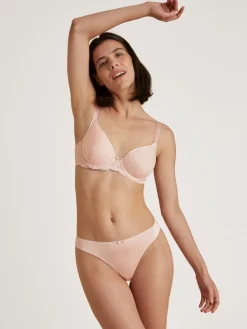 String, low cut