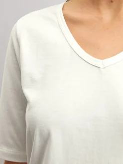 T-shirt mit V-Neck