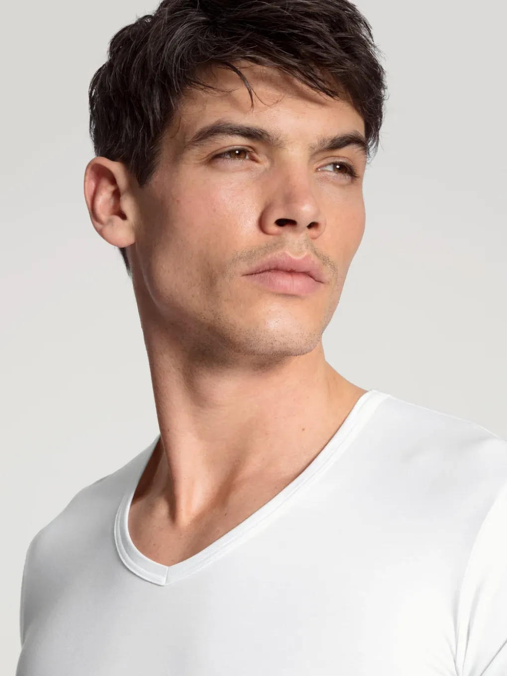 T-Shirt, V-Neck